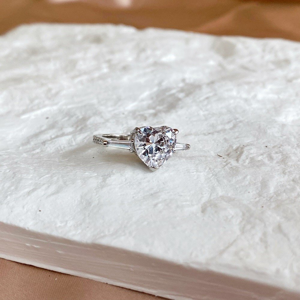 Diamond heart CZ ring