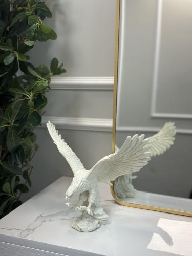 تحفه صقر ابيض