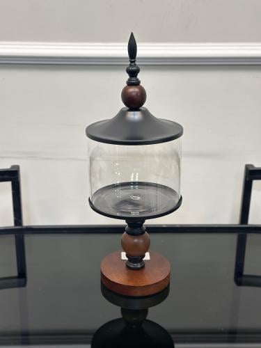 استاند تقديم بقاعدة وبغطاء