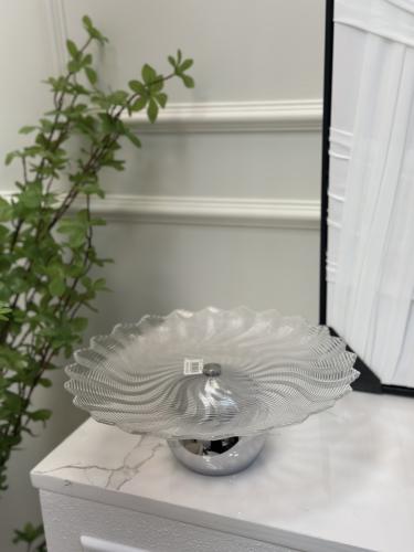 صحن تقديم بقاعده فضي