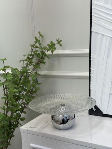 صحن تقديم بقاعده فضي