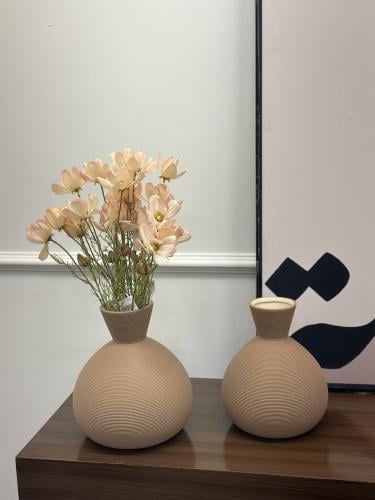 فازة سيراميك بني