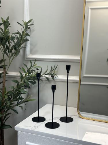 شمعدان اسود