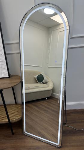 مرايا باستاند واضاءة