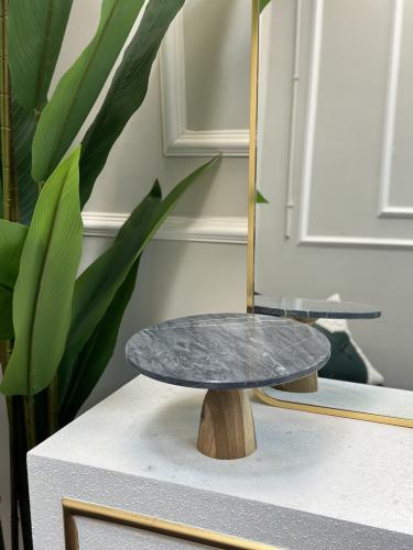 صحن تقديم رخام بقاعدة خشب