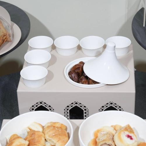 استاند بيج مع 6فناجيل وتمريه