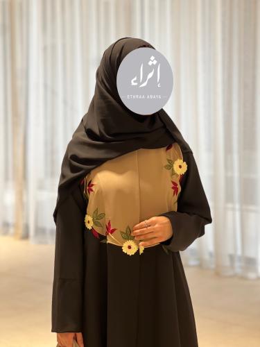 عباية كريب مع تطريز
