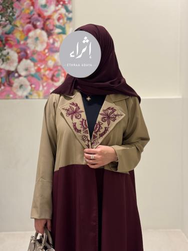 عباية كريب عنابي وبيج