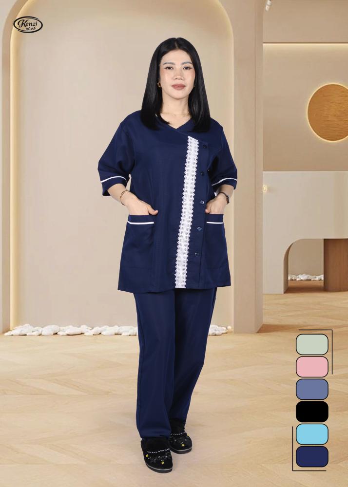 زي عملي للعاملات بتصميم أنيق وأزرار جانبية