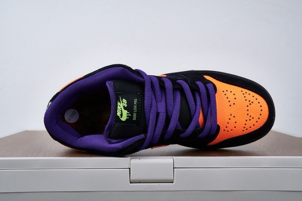 sb dunk low night of mischief