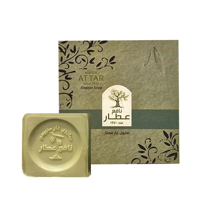نافع عطار