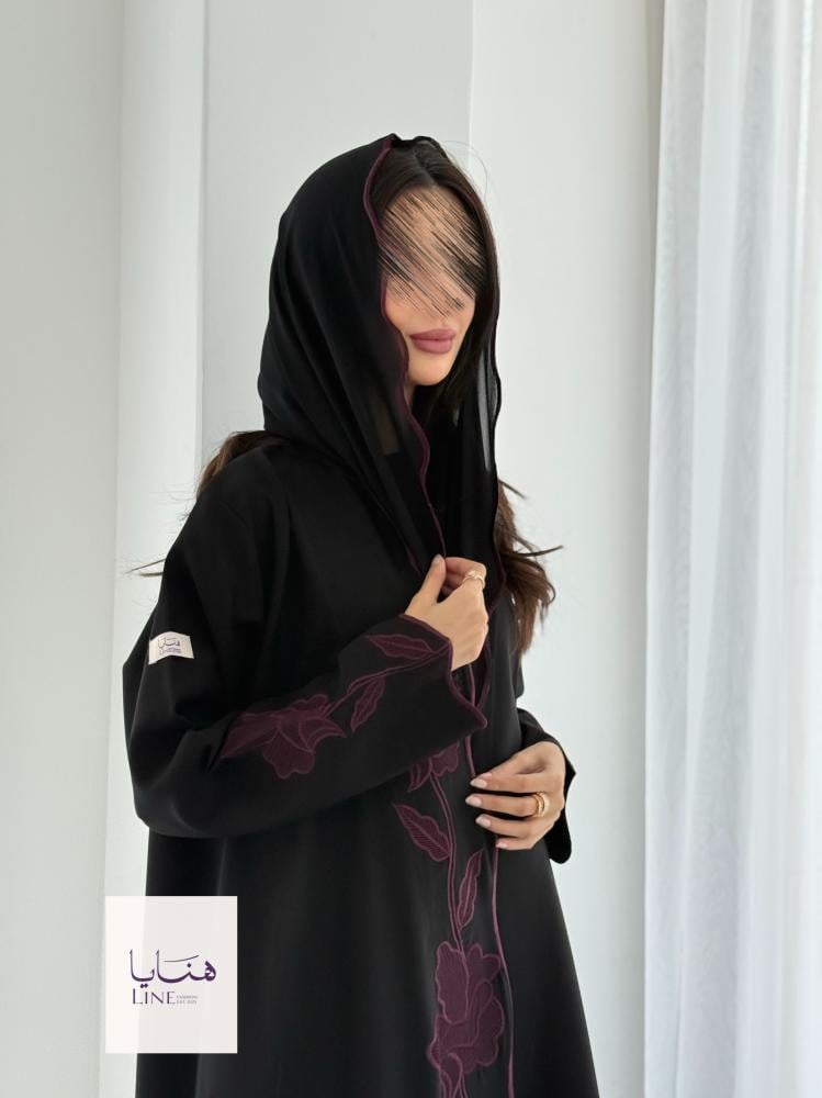 عباية الفارقه بقماش كريب كتان تطريز عنابي