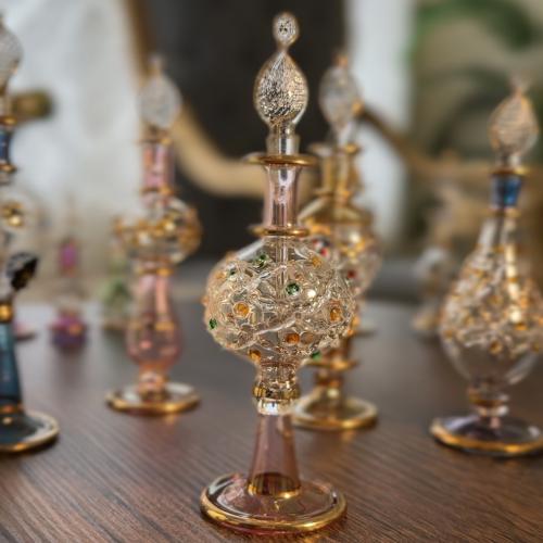 عـبـق المميز بأحجام مختلفة