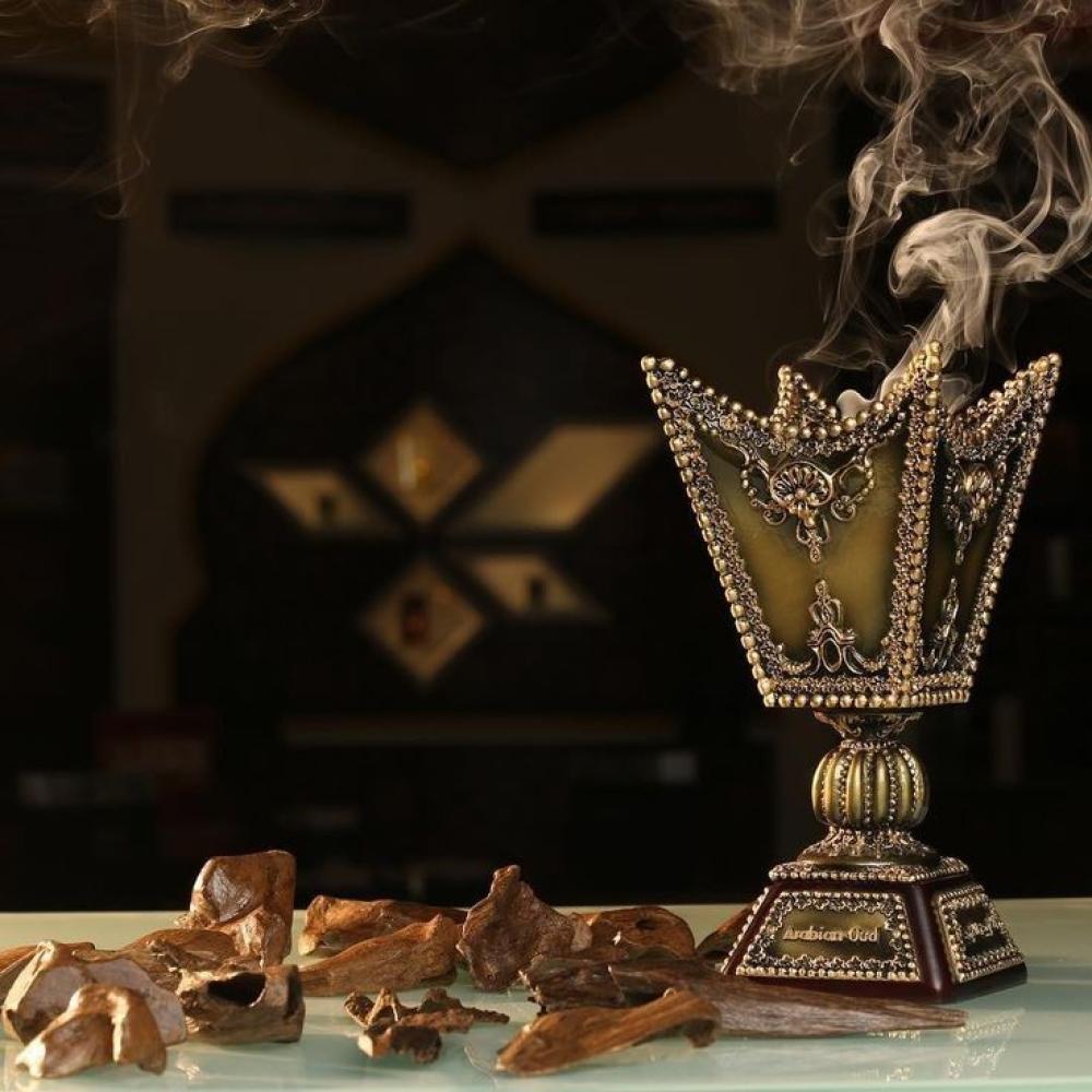 أفضل أنواع العود الطبيعي - الدليل الكامل (2025) لاختيار العود الفاخر والكميات بالجملة