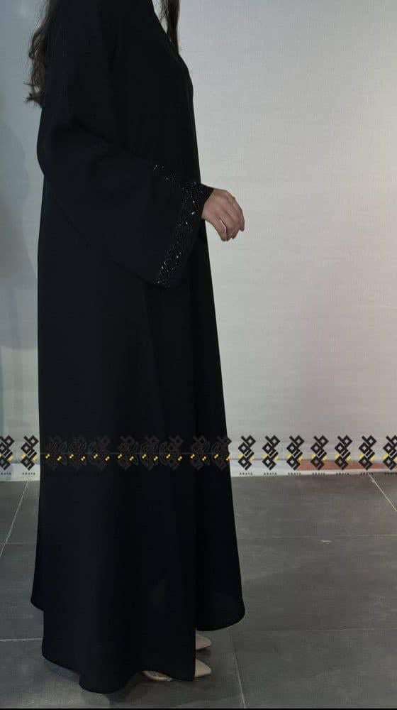 عباية كتف سوداء بشك خرز