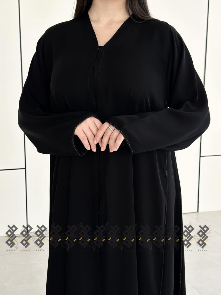 عباية شيك خرز لاطلاله مثاليه