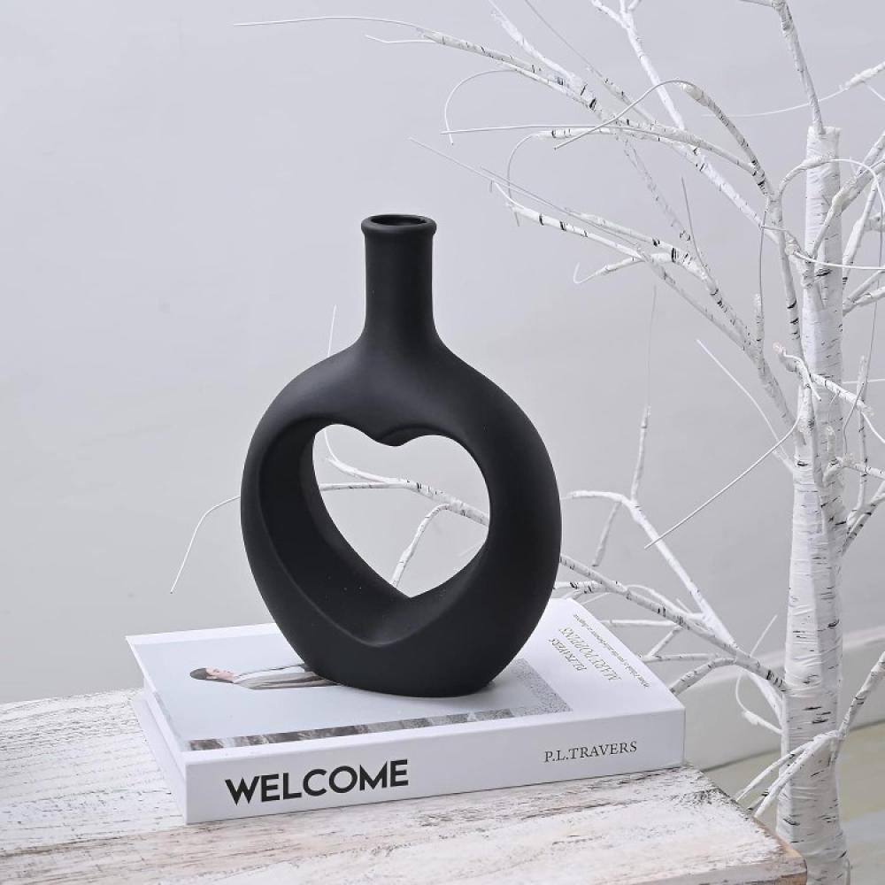 طقم فازات سيراميك  2 قطعة قلب ، لون أسود ، 28 سم و22 سم