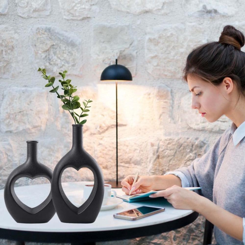 طقم فازات سيراميك  2 قطعة قلب ، لون أسود ، 28 سم و22 سم