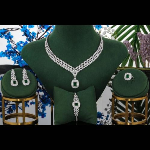 طقم فاخر للمناسبات