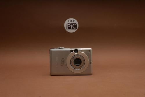 Silver - Canon IXUS 40