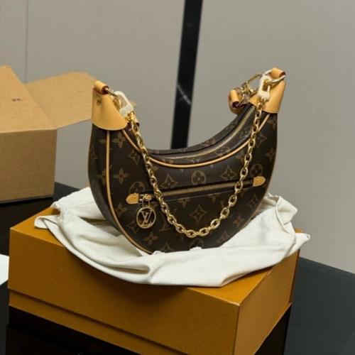 ‏Vintage Pea Bag by Louis Vuitton