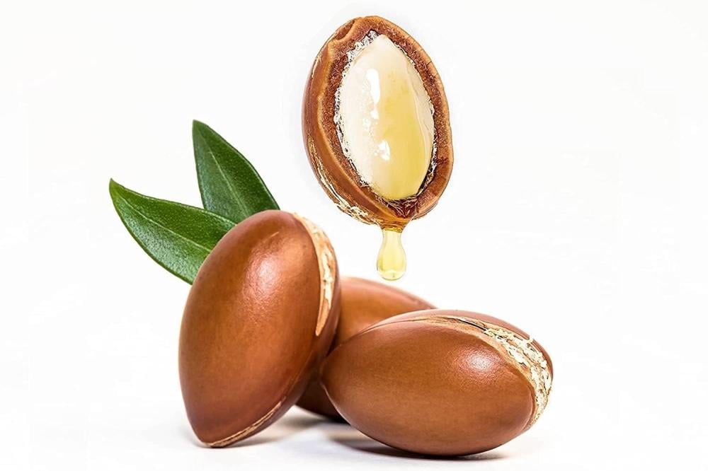 زيت الأركان: الذهب السائل لجمالك الطبيعي