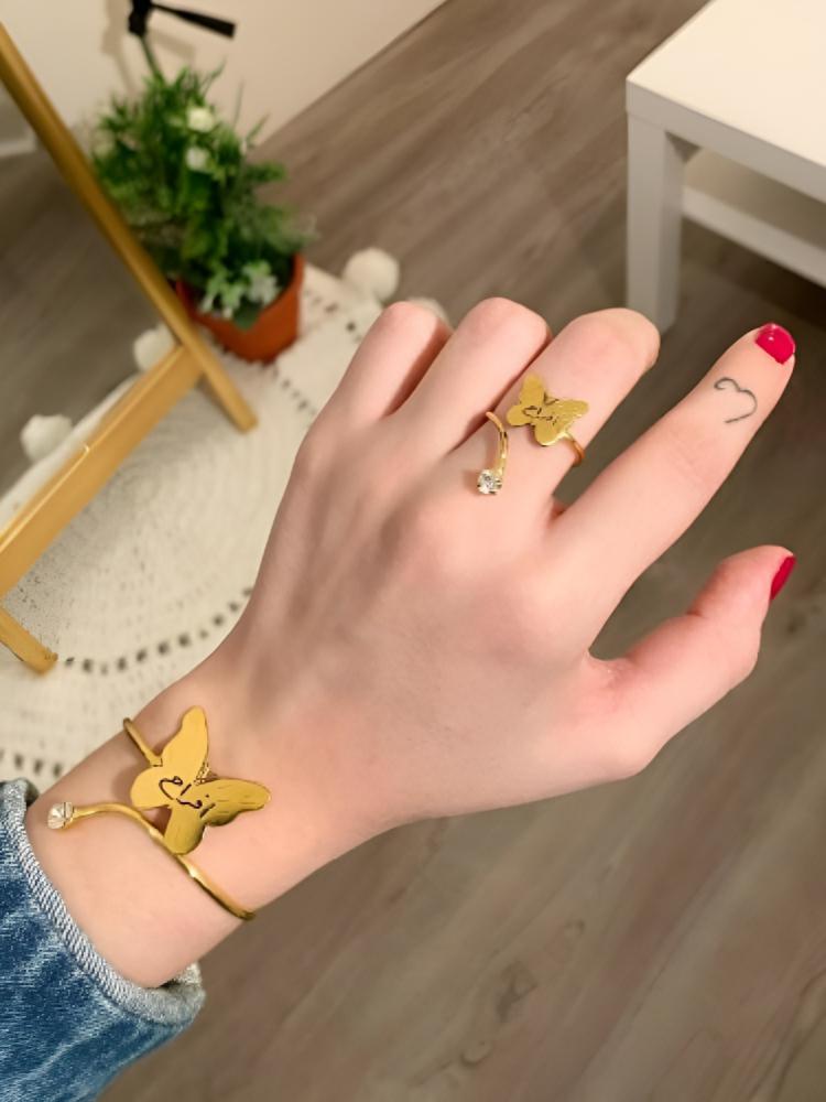 اسوارة مع خاتم  بشكل فراشه نحت الاسم ليزر