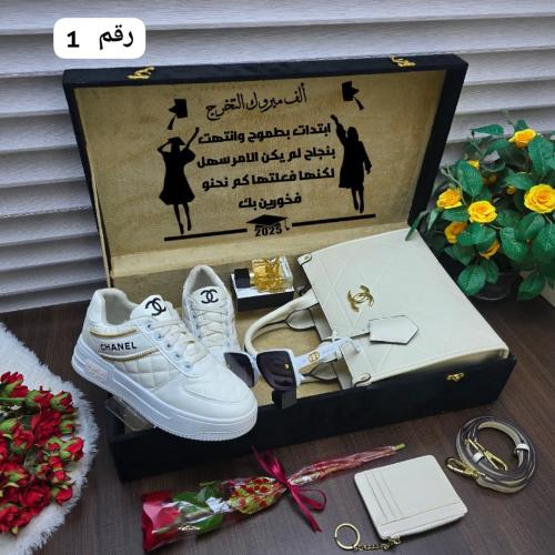 بوكس التخرج ماركة شانيل