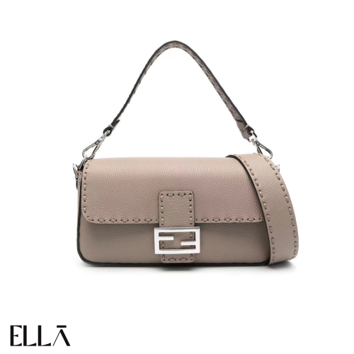 Baguette shoulder bag (طبق الأصل)