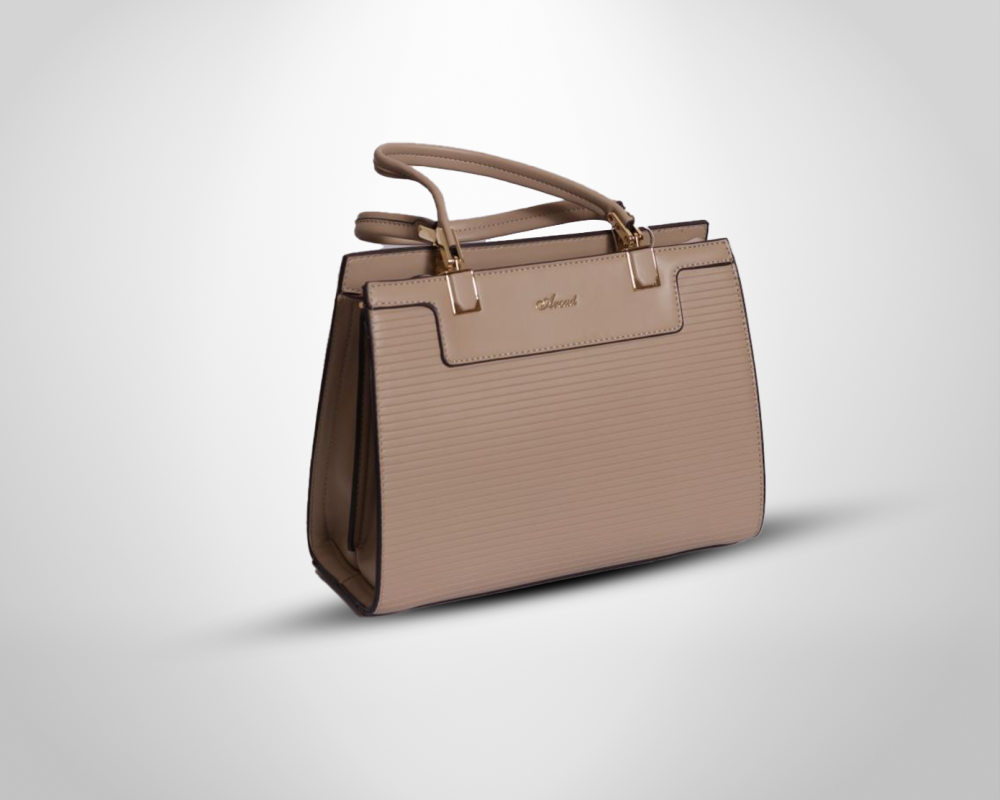 شنطة يد حريمى وسط تجمع بين العصرية والفخامة في تصميم واحد - 38004 شنطة يد حريمى وسط تجمع بين العصرية والفخامة في تصميم واحد - 38004