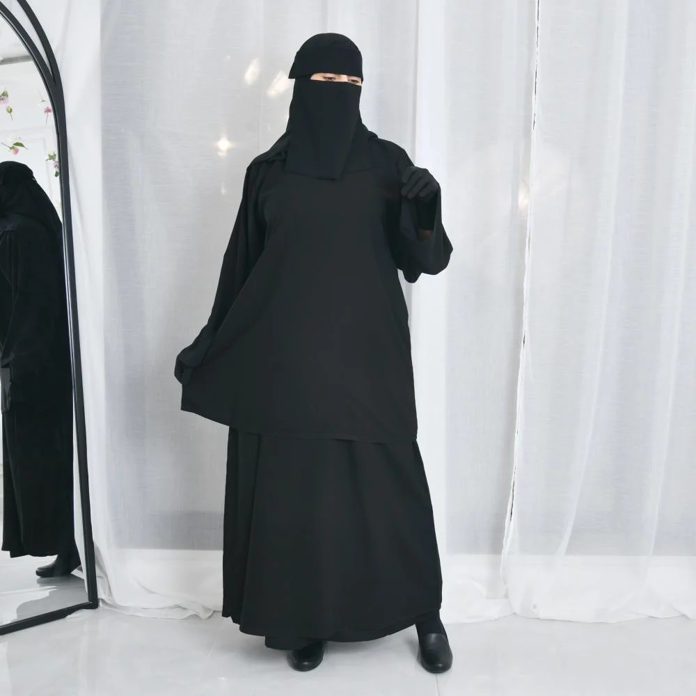 عباية كتف مغلقة بطقطق على الكتف