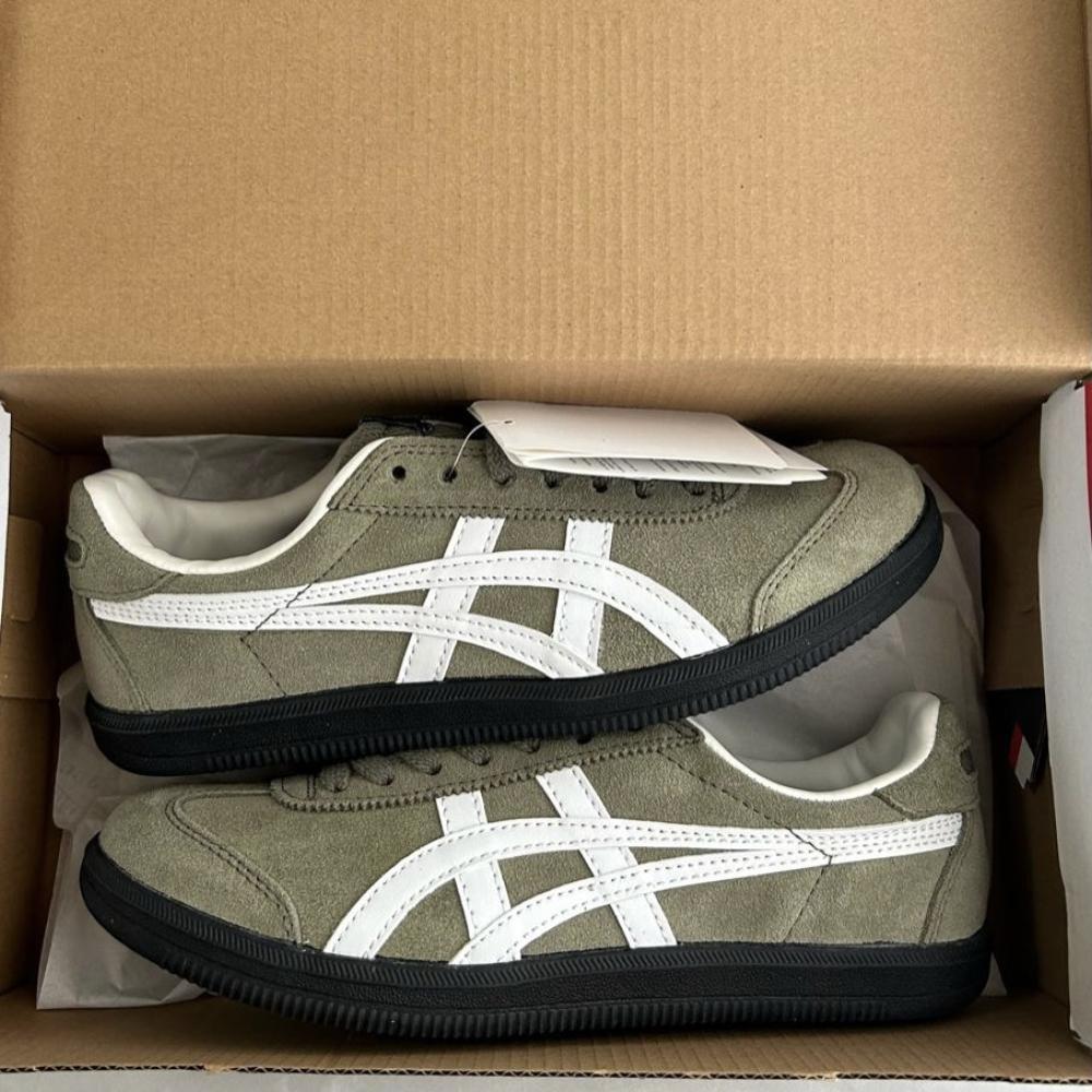 Onitsuka Tiger Tokuten 'Burnt Green White Black' - Hero shoes