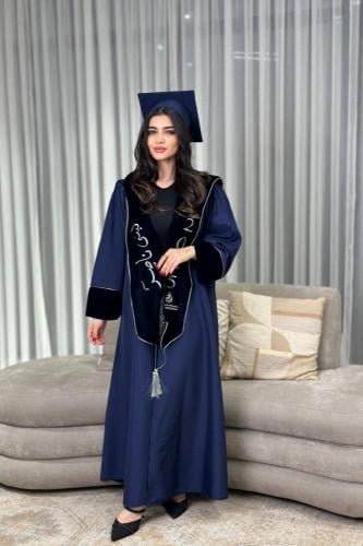 عبايات تخرج اللون كحلي