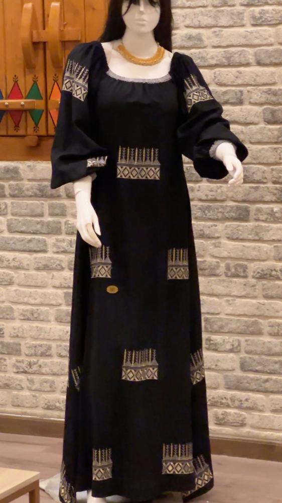 لنن اسود تطريز قط H119