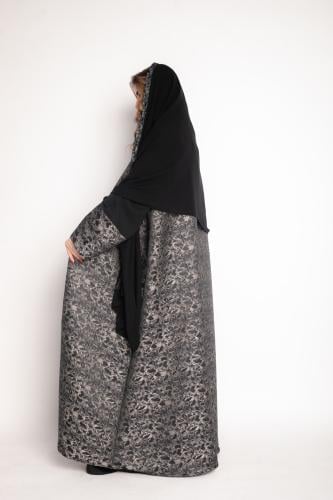 زهراء بلاك (Zahra Black)