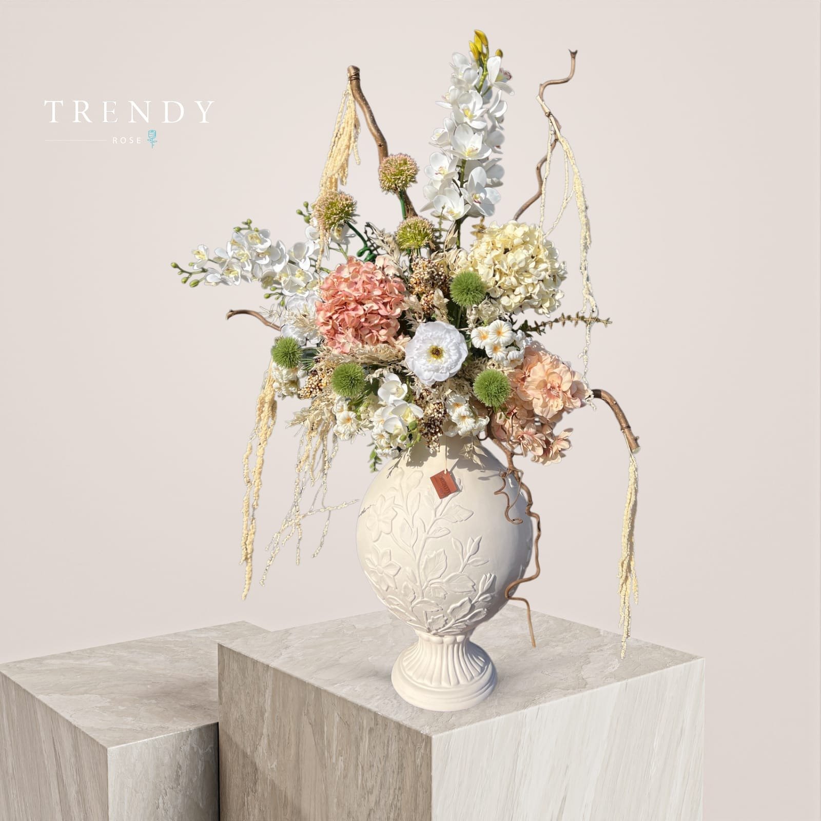 فازة ورد صناعي