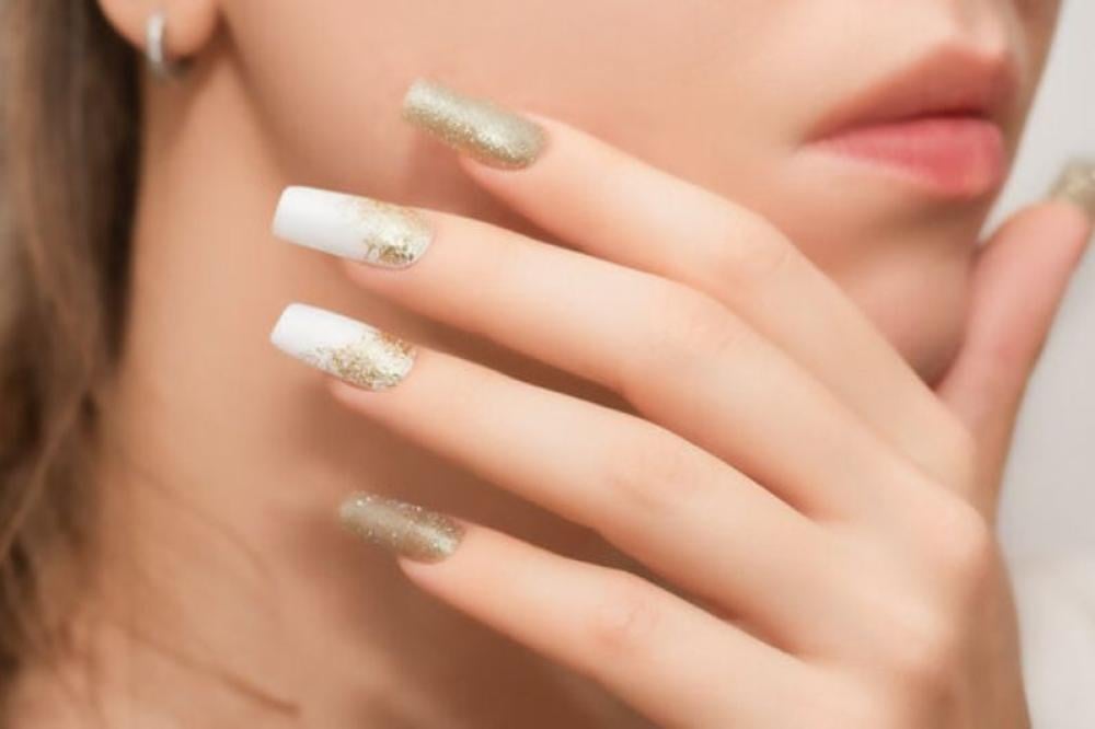 أهمية العناية باليدين والاظافر