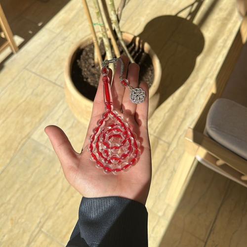 بكلايت خيط أحمر