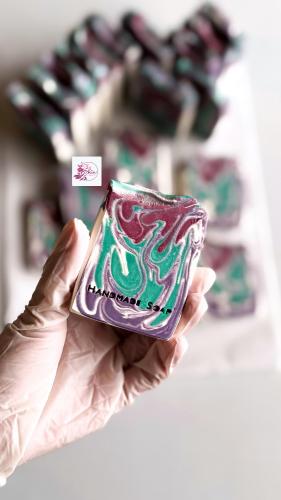 توزيعات صابون طبيعي برائحة اللافندر ( حجم صغير مربع)