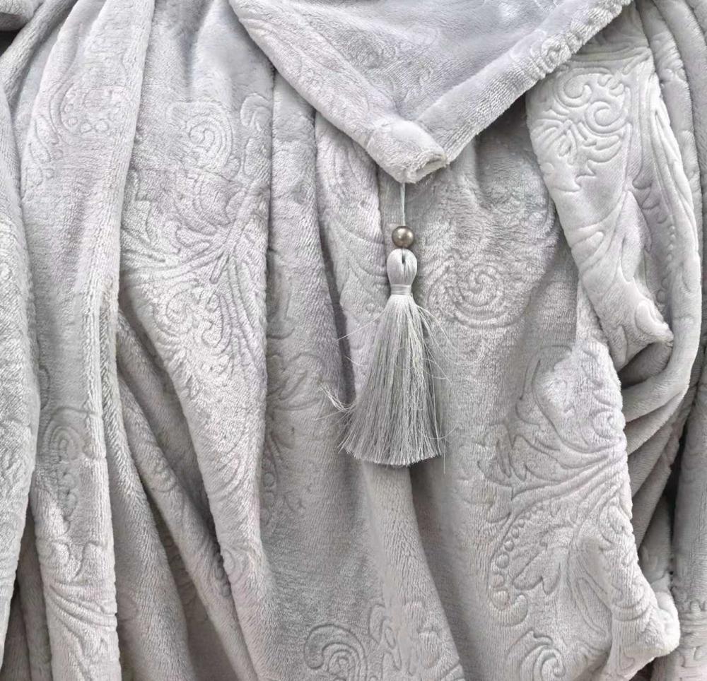 مفارش مطرزة