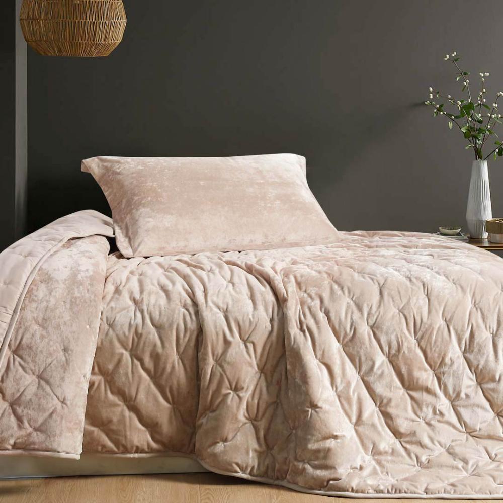 مفرش دايموند شتوي مزدوج فاخر مخمل بيج فاتح عدد القطع 3