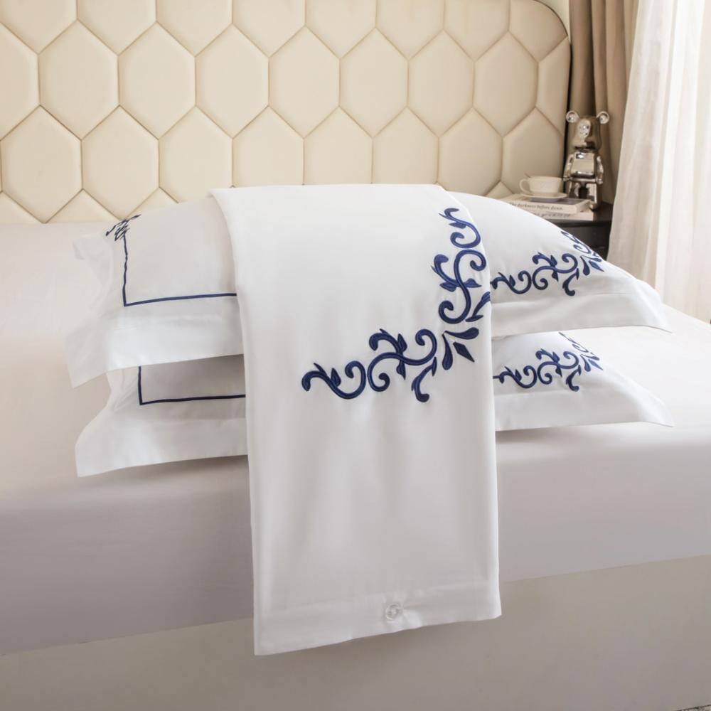 مفرش مزن صيفي فاخر لون أبيض