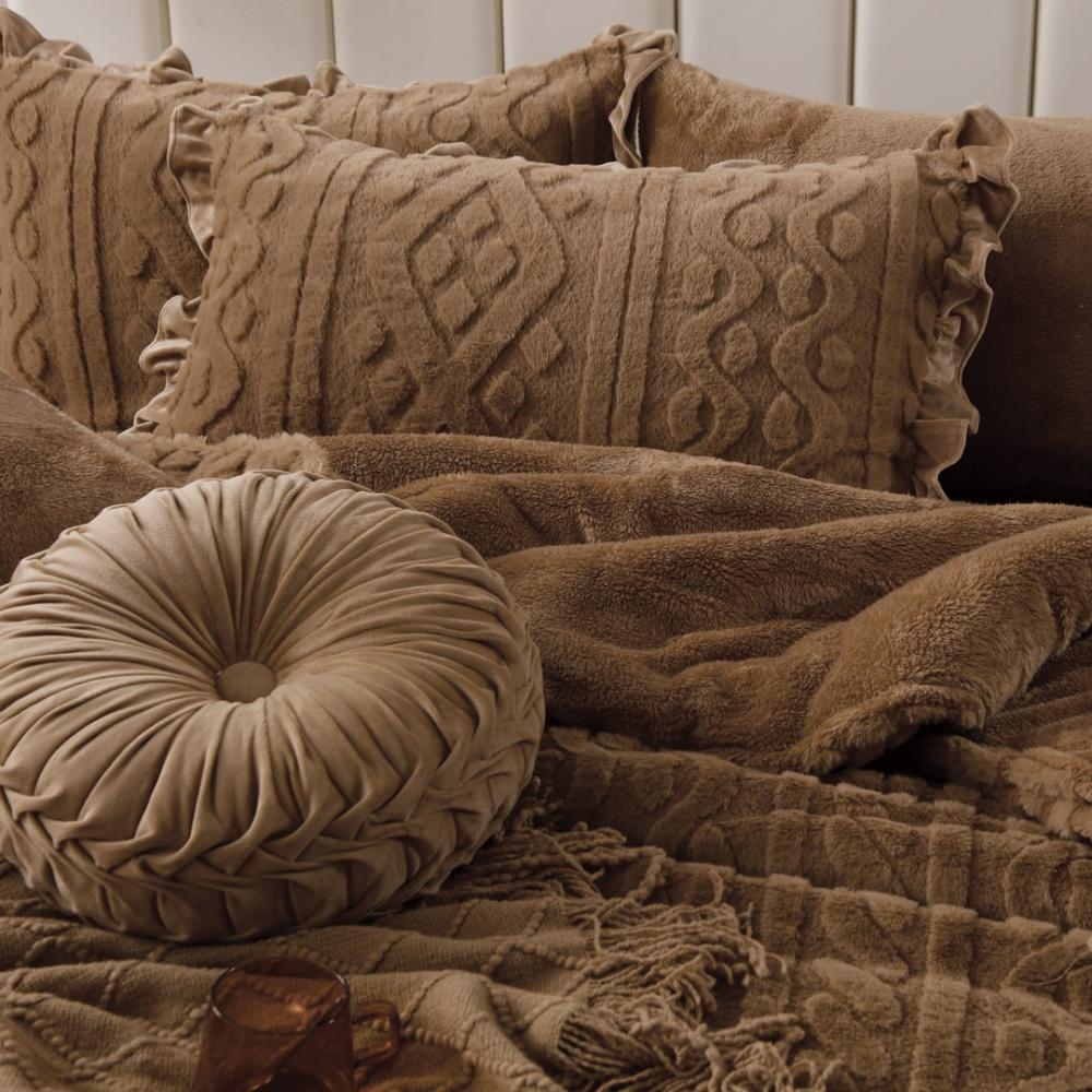 مفرش لينا شتوي بني فاخر فرو