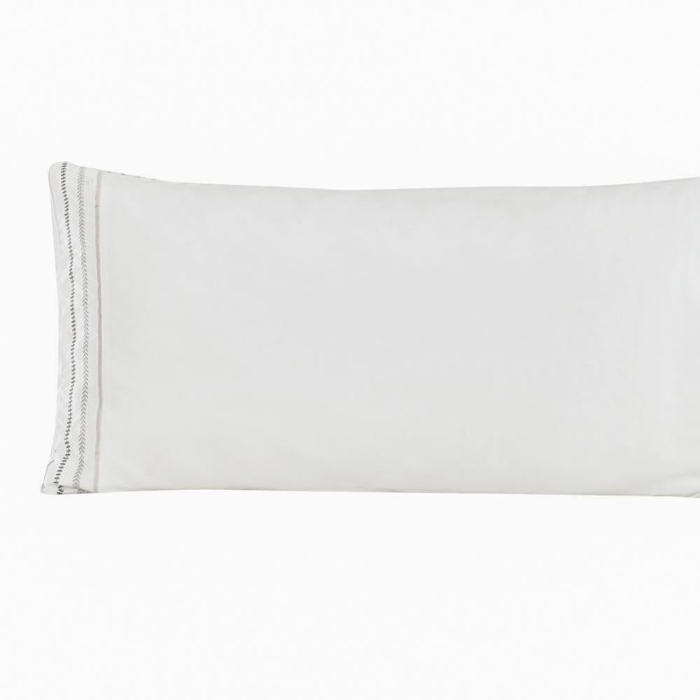 مفرش سرير مطرز