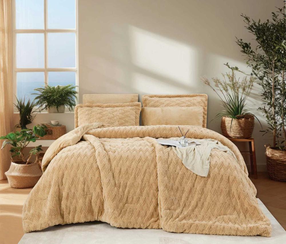 Davos Winter Comforter Set – Beige Faux Fur