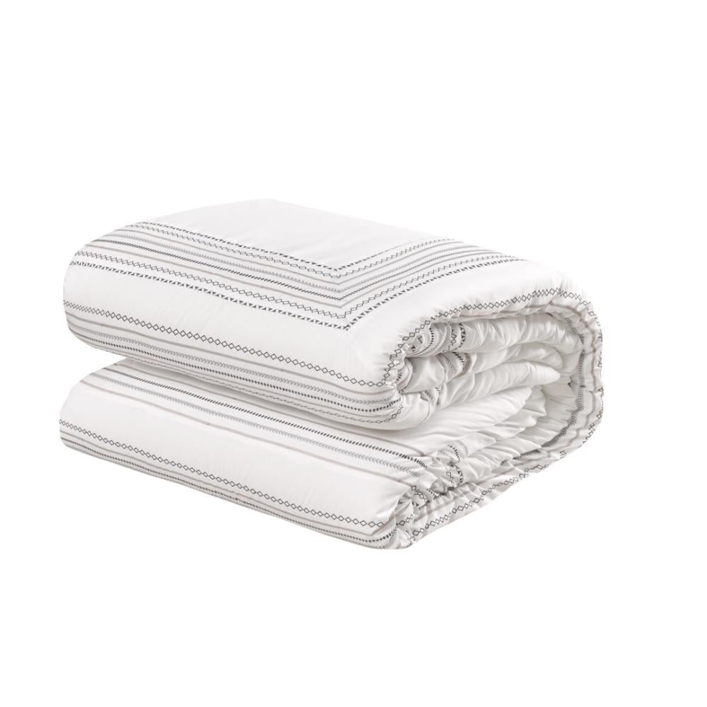 مفرش سرير مطرز