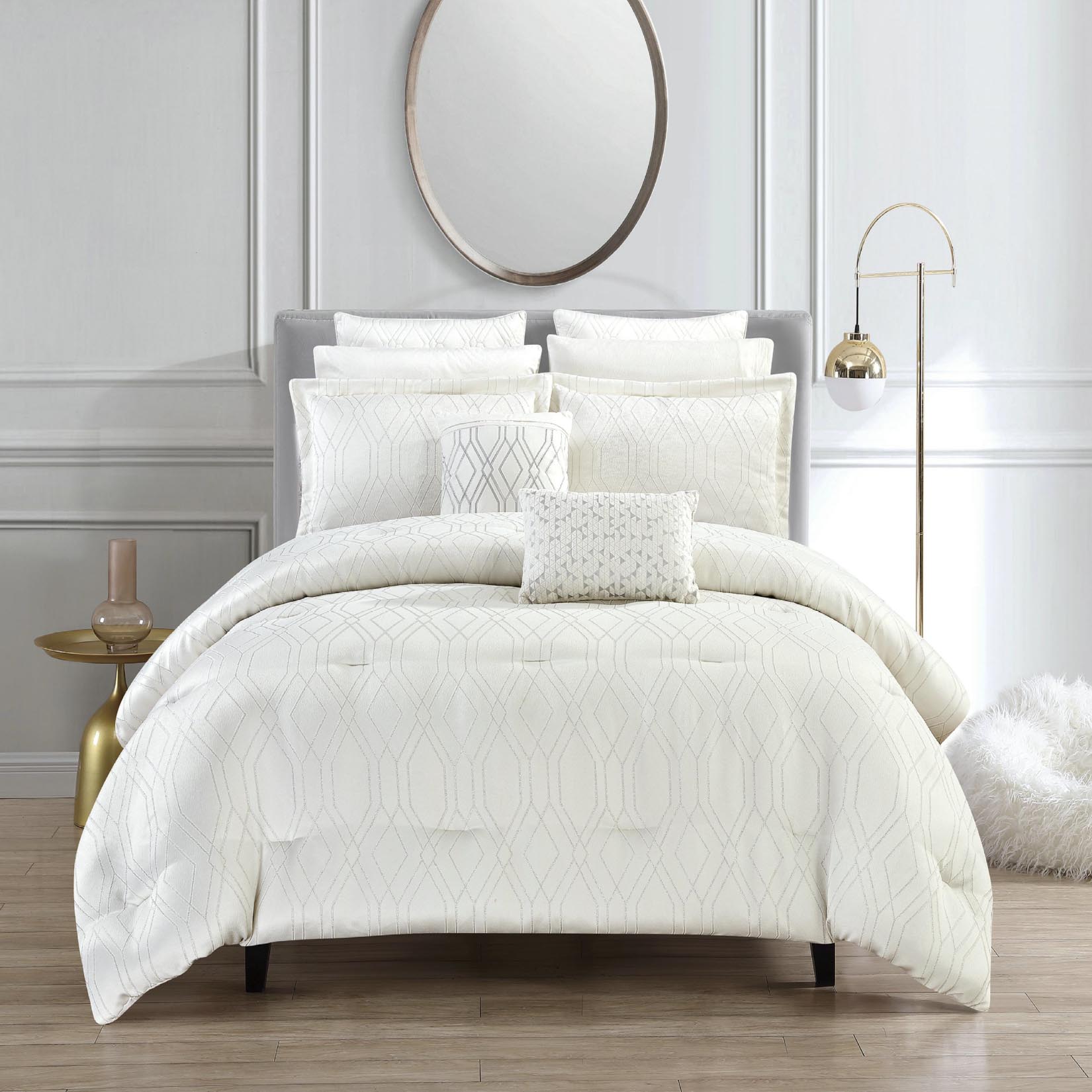 Larren Luxury Embroidered Winter Comforter King Size 150x200 cm, Jacquard & Velvet Cream, 4 Pieces