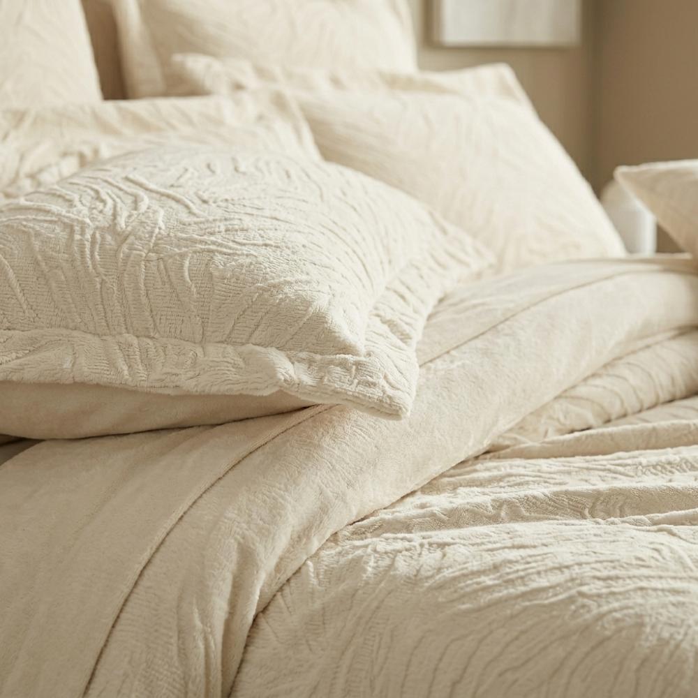 Nira Winter Bedspread – Creamy