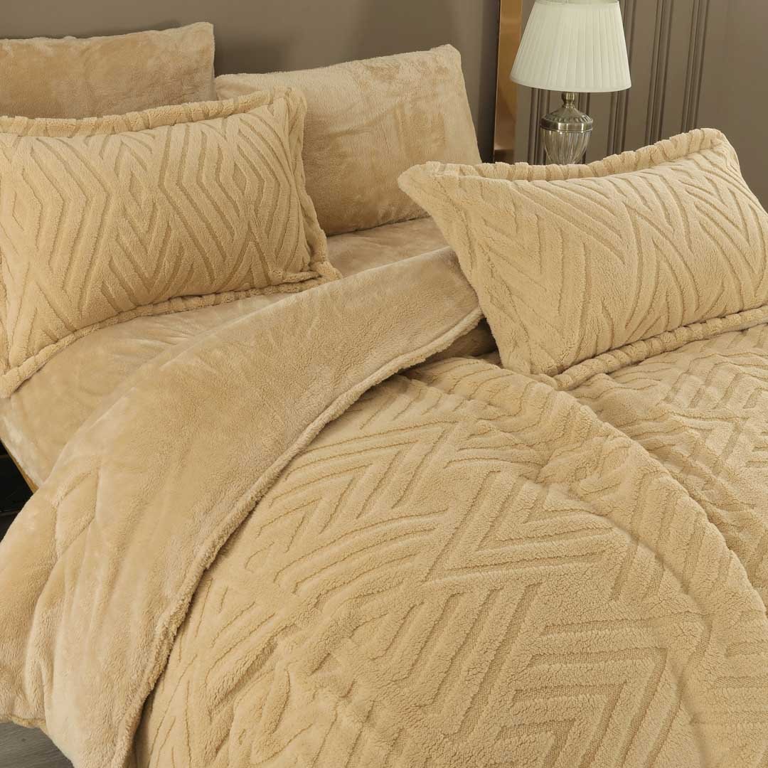 مفرش المها شتوي فاخر كوين مقاس 200X150 سم فرو بيج عدد القطع 4