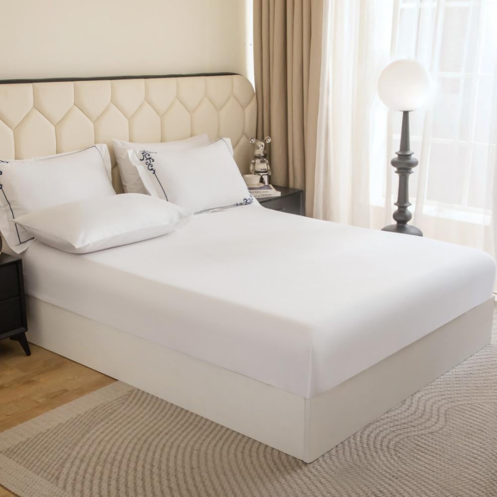 مفرش مزن صيفي فاخر لون أبيض